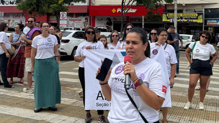 NENHUMA A MENOS! | ADUFSCar participa de Ato em defesa das mulheres