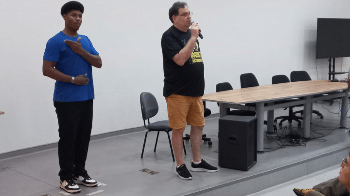 CALOURADA 2026 | ADUFSCar participa de atividade unificada de recepção às/aos ingressantes